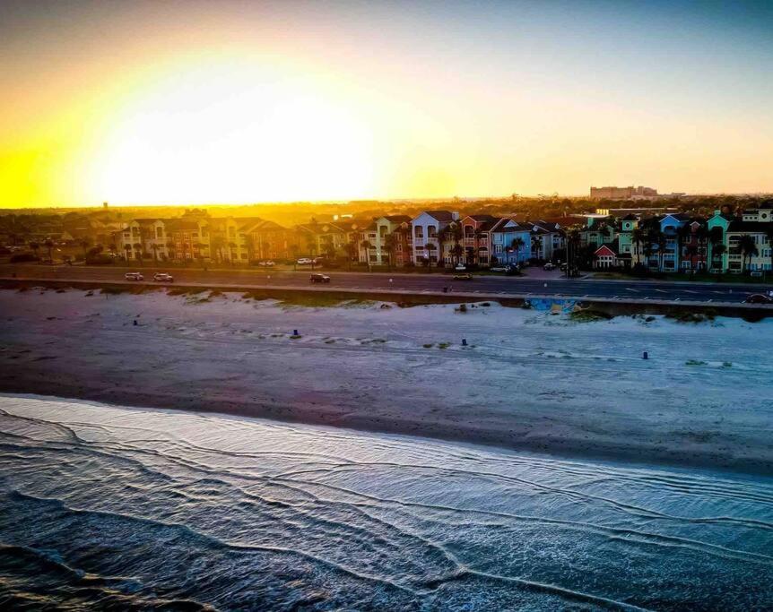 Ferienwohnung Oceanfront At The Dawns Galveston Exterior foto